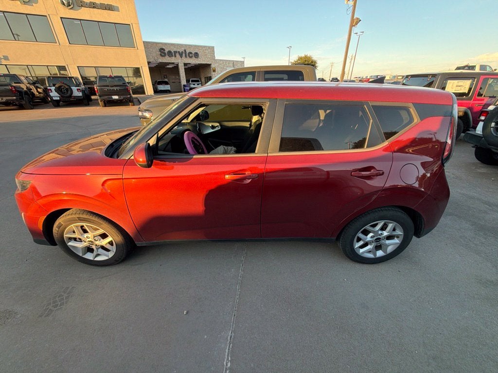 2023 Kia Soul LX, S