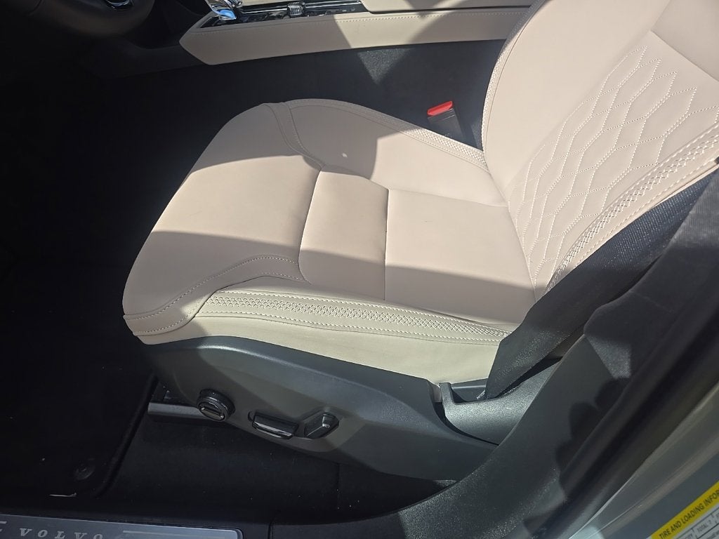 2026 Volvo XC90 Plus Bright