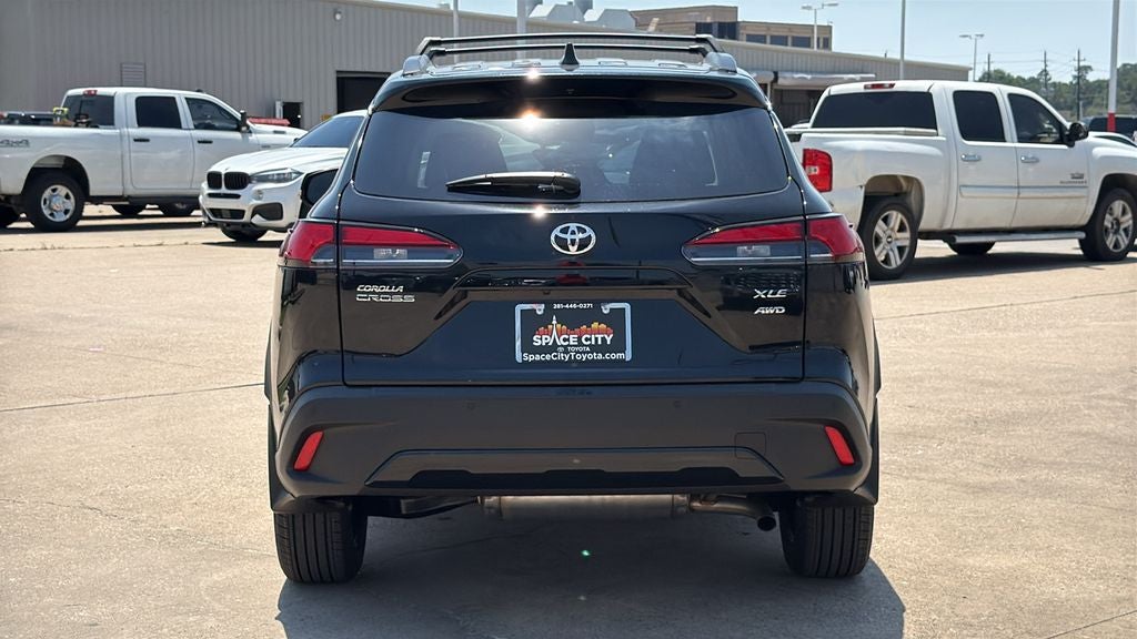View vehicle photo 4