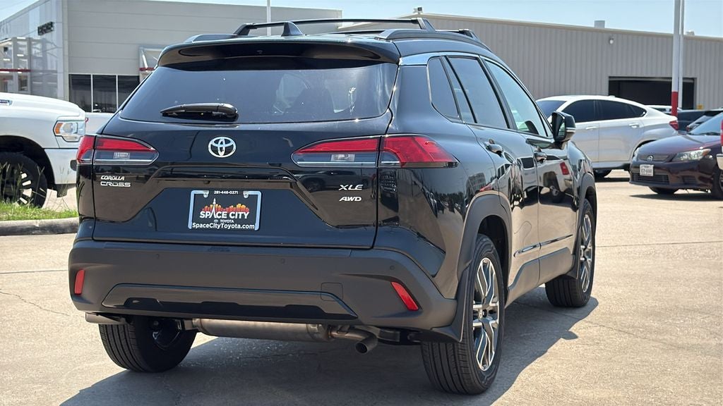 View vehicle photo 5