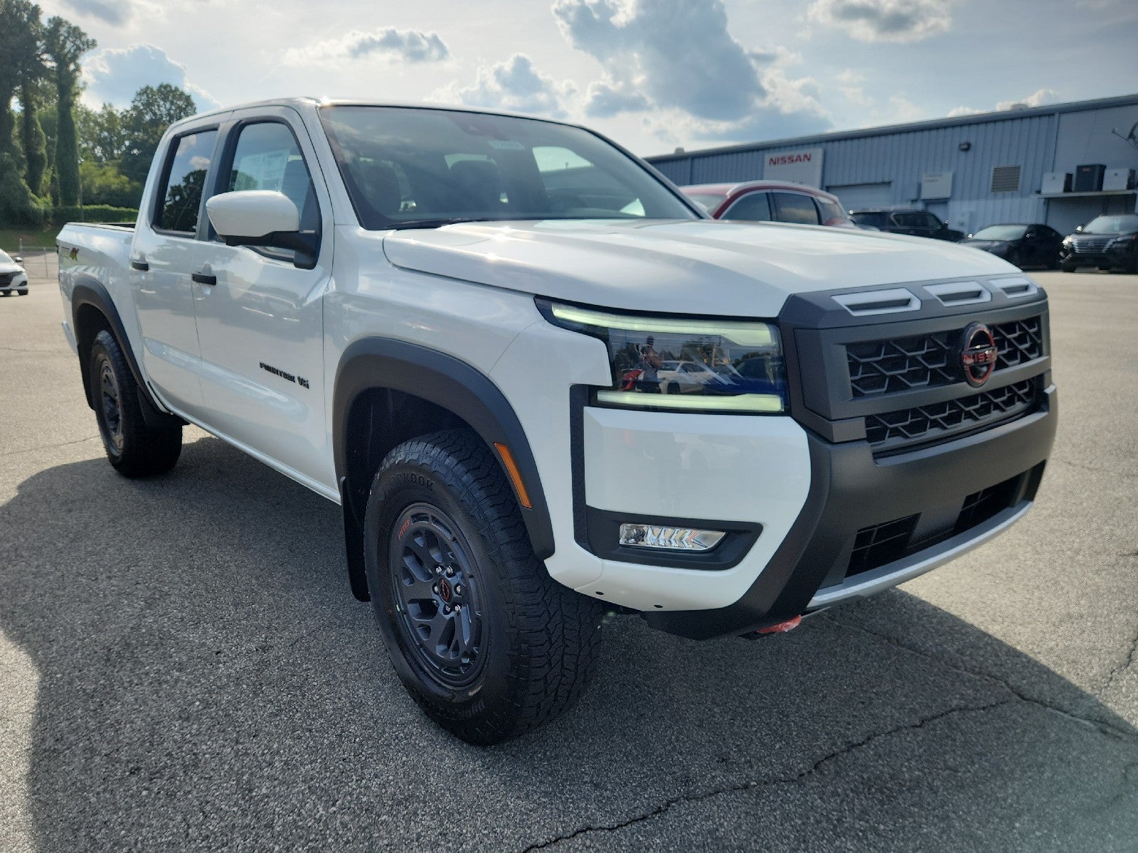 Glacier White 2027 Nissan Frontier Pickup Truck Four-Wheel Drive Automatic