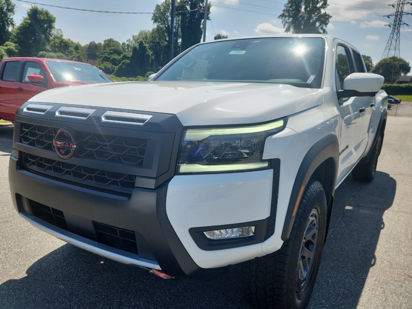 Glacier White 2027 Nissan Frontier Pickup Truck Four-Wheel Drive Automatic