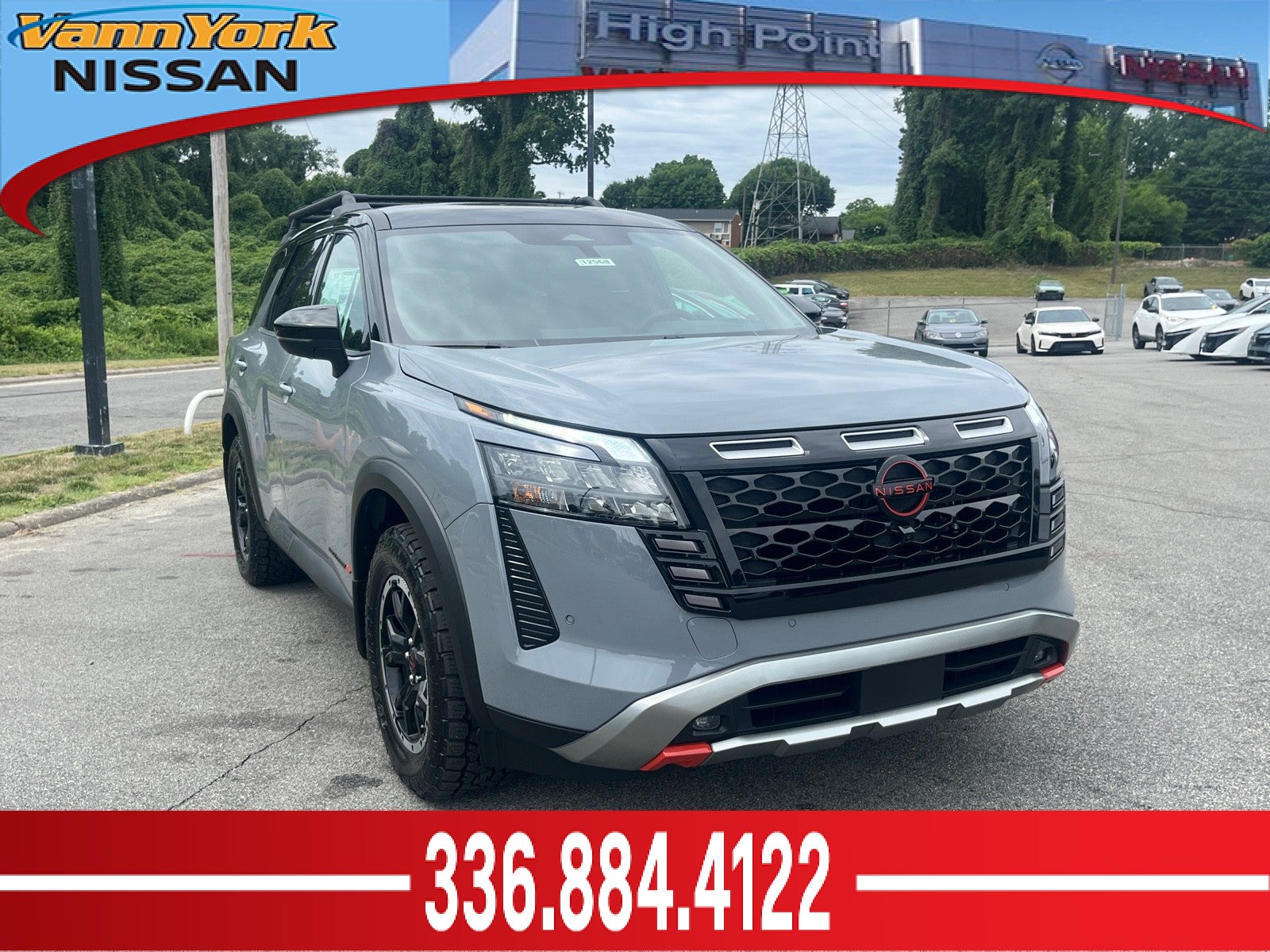 Boulder Gray Pearl/Super Black 2026 Nissan Pathfinder SUV / Crossover All-Wheel Drive Automatic
