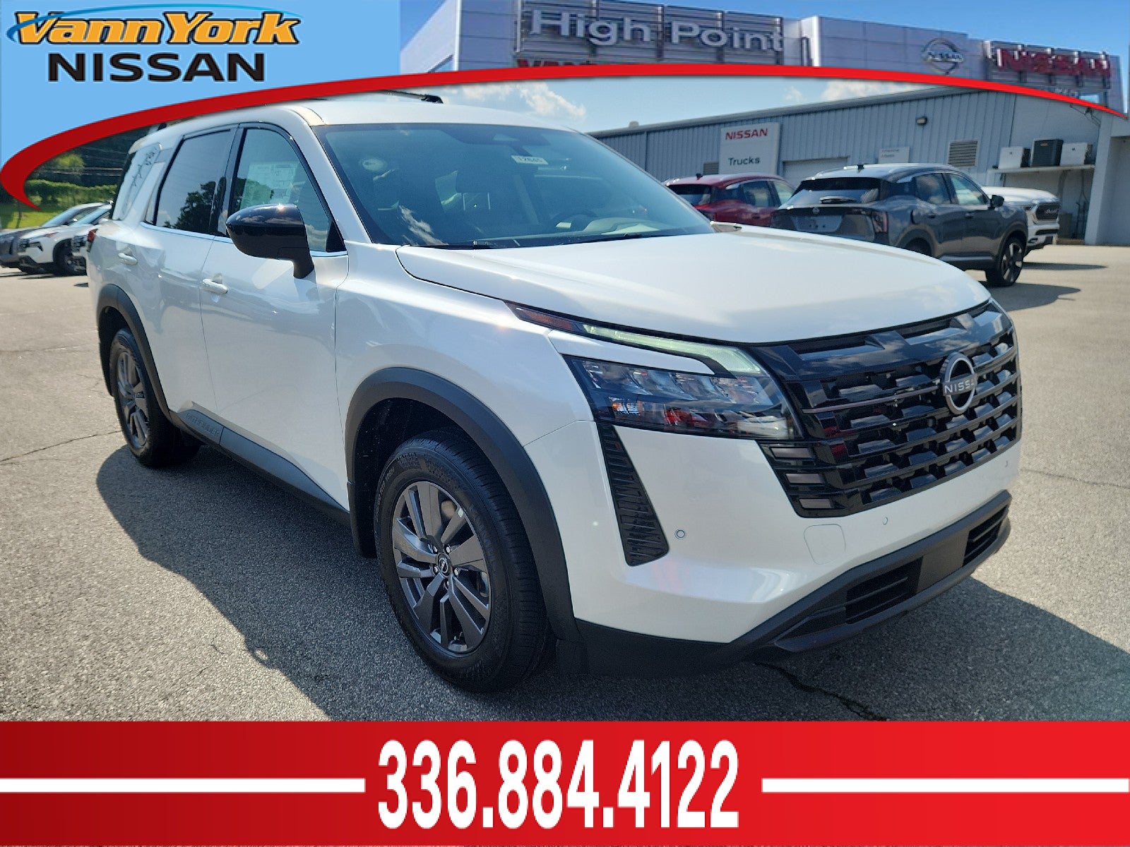 Everest White Pearl Tricoat 2026 Nissan Pathfinder SUV / Crossover Front-Wheel Drive Automatic
