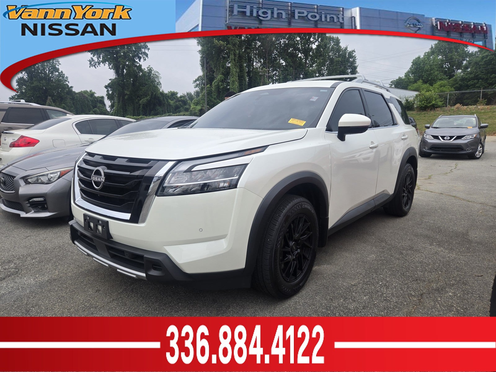  2024 Nissan Pathfinder SL 4WD   