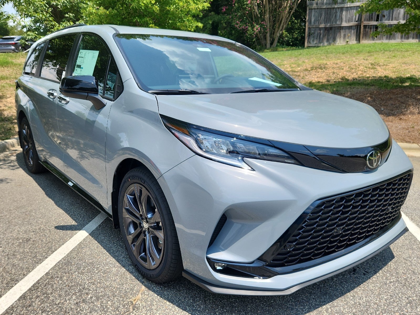 Cement 2026 Toyota Sienna Minivan Front-Wheel Drive Continuously Variable Transmission