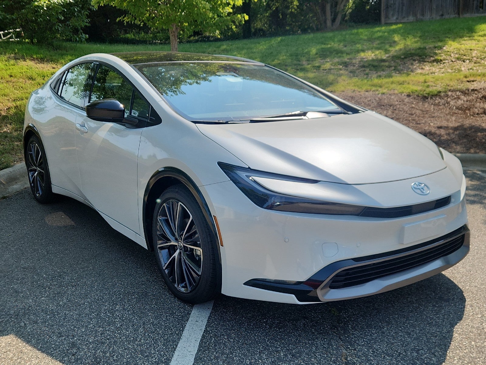 White (Wind Chill Pearl) 2026 Toyota Prius Hatchback Front-Wheel Drive Continuously Variable Transmission