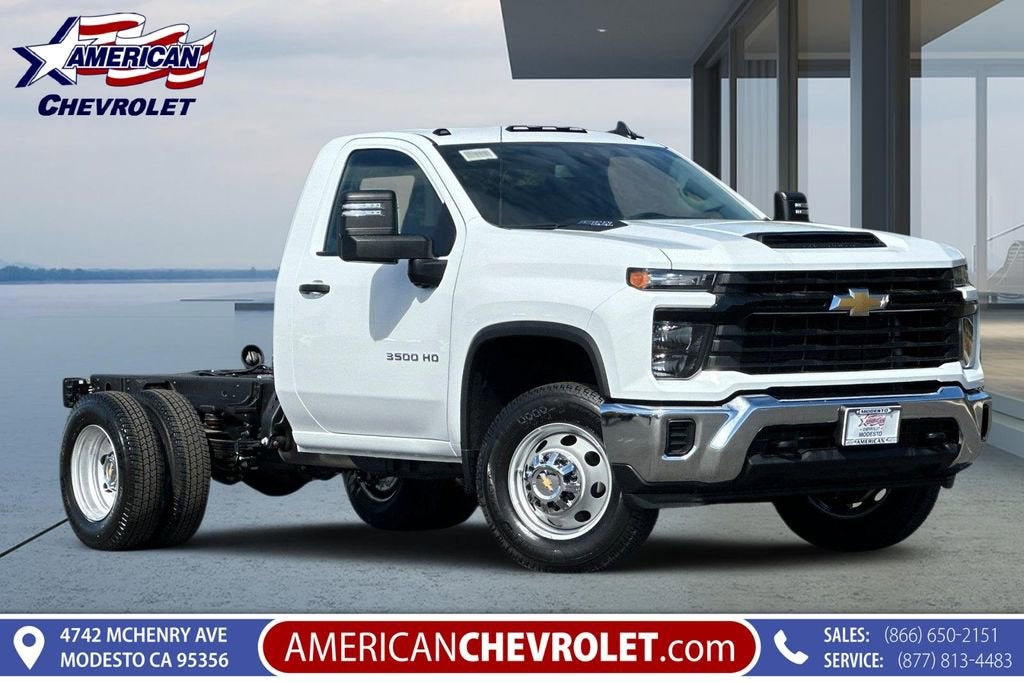 Summit White 2025 Chevrolet Silverado 3500HD Chassis Pickup Truck Four-Wheel Drive Automatic