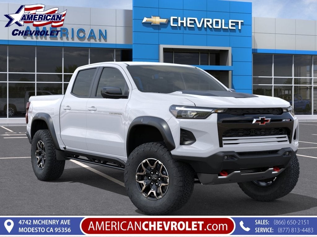 Summit White 2026 Chevrolet Colorado Pickup Truck Four-Wheel Drive Automatic