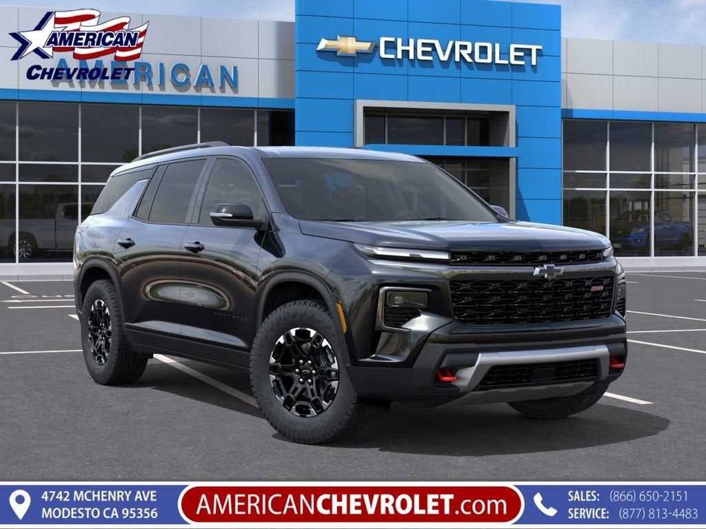 Mosaic Black Metallic 2027 Chevrolet Traverse SUV / Crossover Four-Wheel Drive Automatic