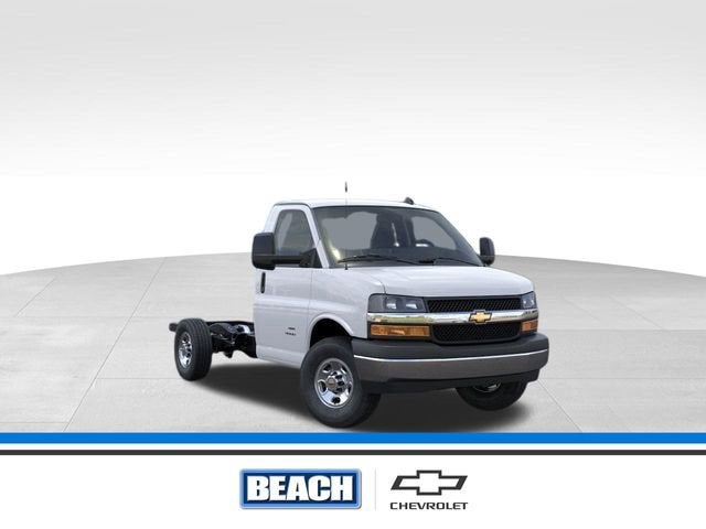 2025 Chevrolet Express Chassis 3500 Cutaway 139