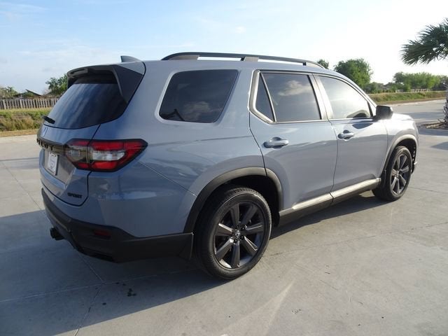 View vehicle photo 4