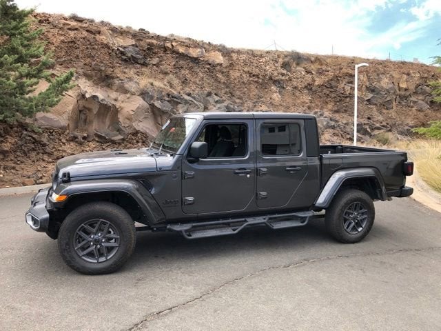 2024 Jeep Gladiator