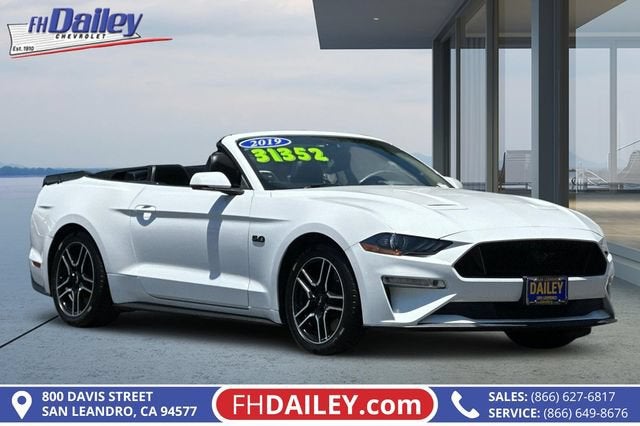 Oxford White 2019 Ford Mustang Convertible Rear-Wheel Drive Automatic