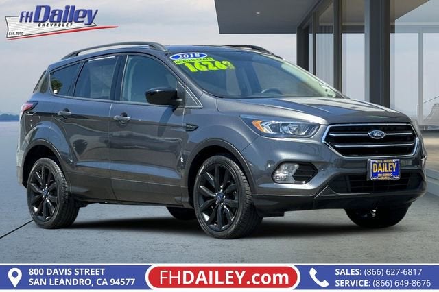 Gray (Magnetic Metall) 2018 Ford Escape SE FWD SUV / Crossover Front-Wheel Drive Automatic