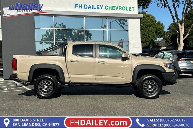 View vehicle photo 3