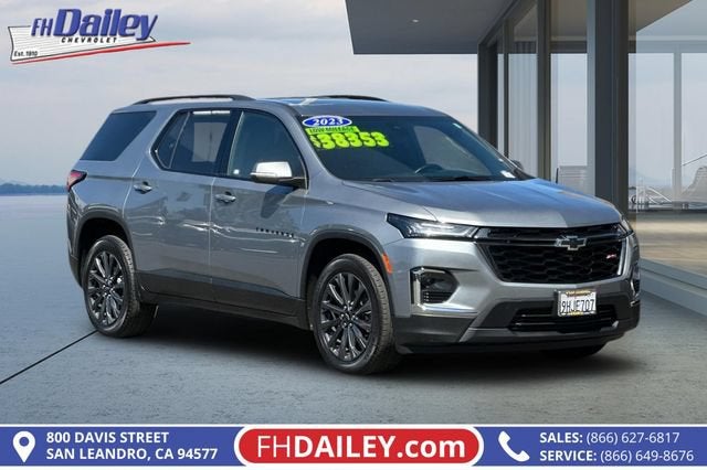 Sterling Gray Metallic 2023 Chevrolet Traverse SUV / Crossover Four-Wheel Drive Automatic