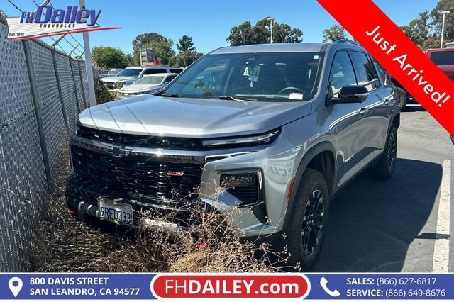 Sterling Gray Metallic 2025 Chevrolet Traverse SUV / Crossover Four-Wheel Drive Automatic