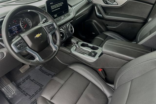 View vehicle photo 7