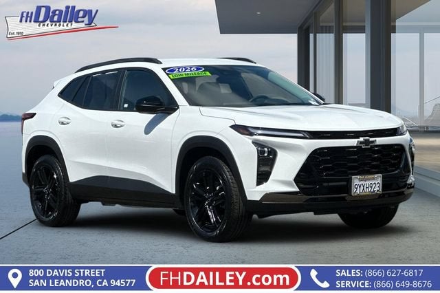 Summit White 2026 Chevrolet Trax SUV / Crossover Front-Wheel Drive Automatic
