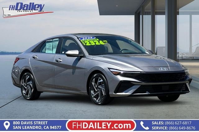 Fluid Metal 2025 Hyundai Elantra SEL Convenience FWD Sedan Front-Wheel Drive 