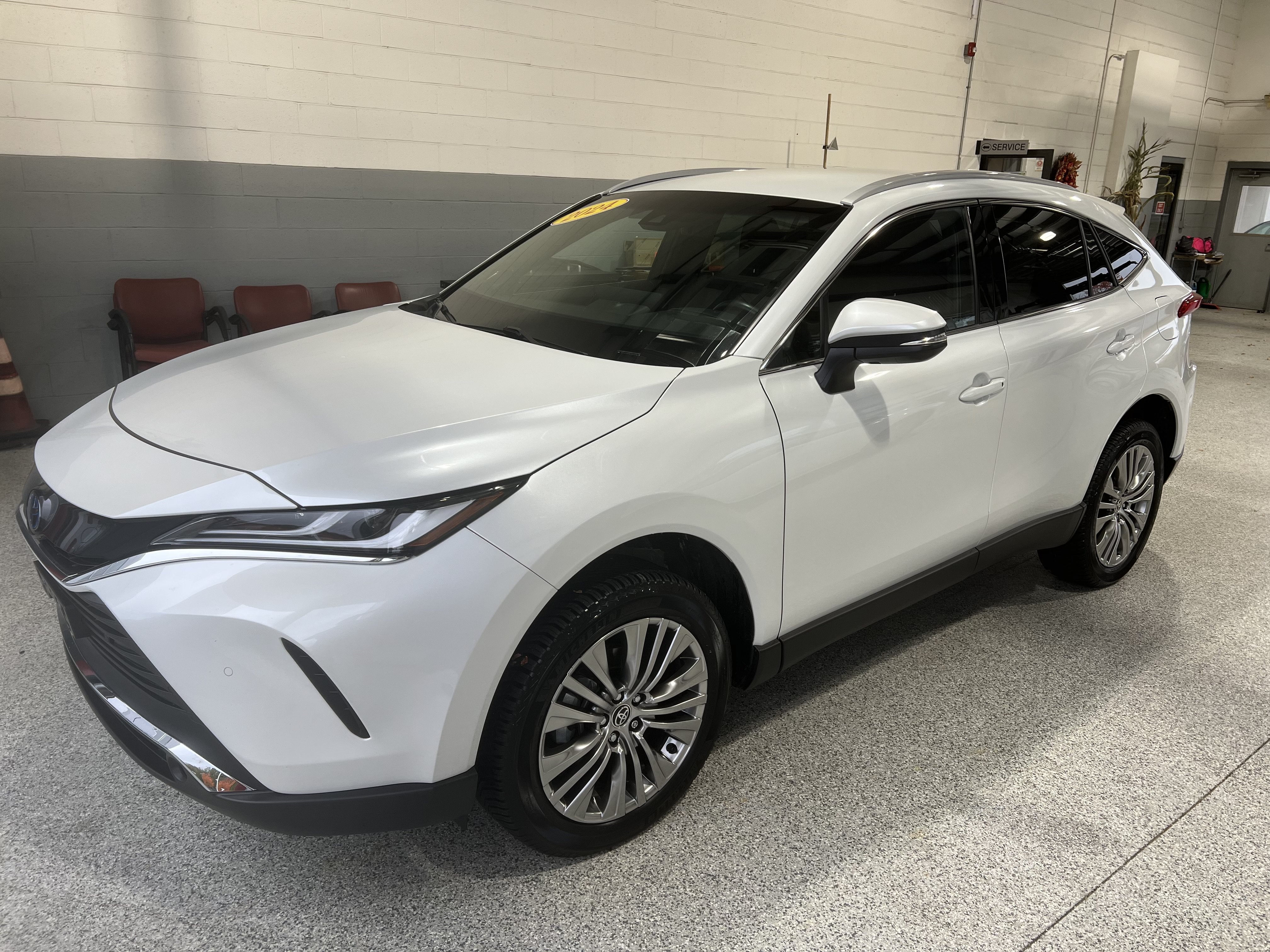  2024 Toyota Venza XLE AWD   