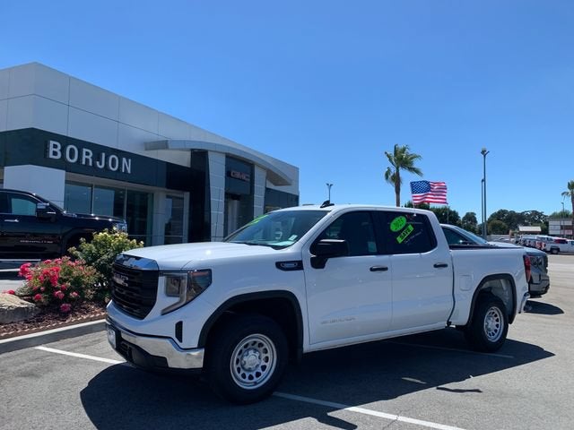 Summit White 2026 GMC Sierra 2500HD Pickup Truck Four-Wheel Drive Automatic