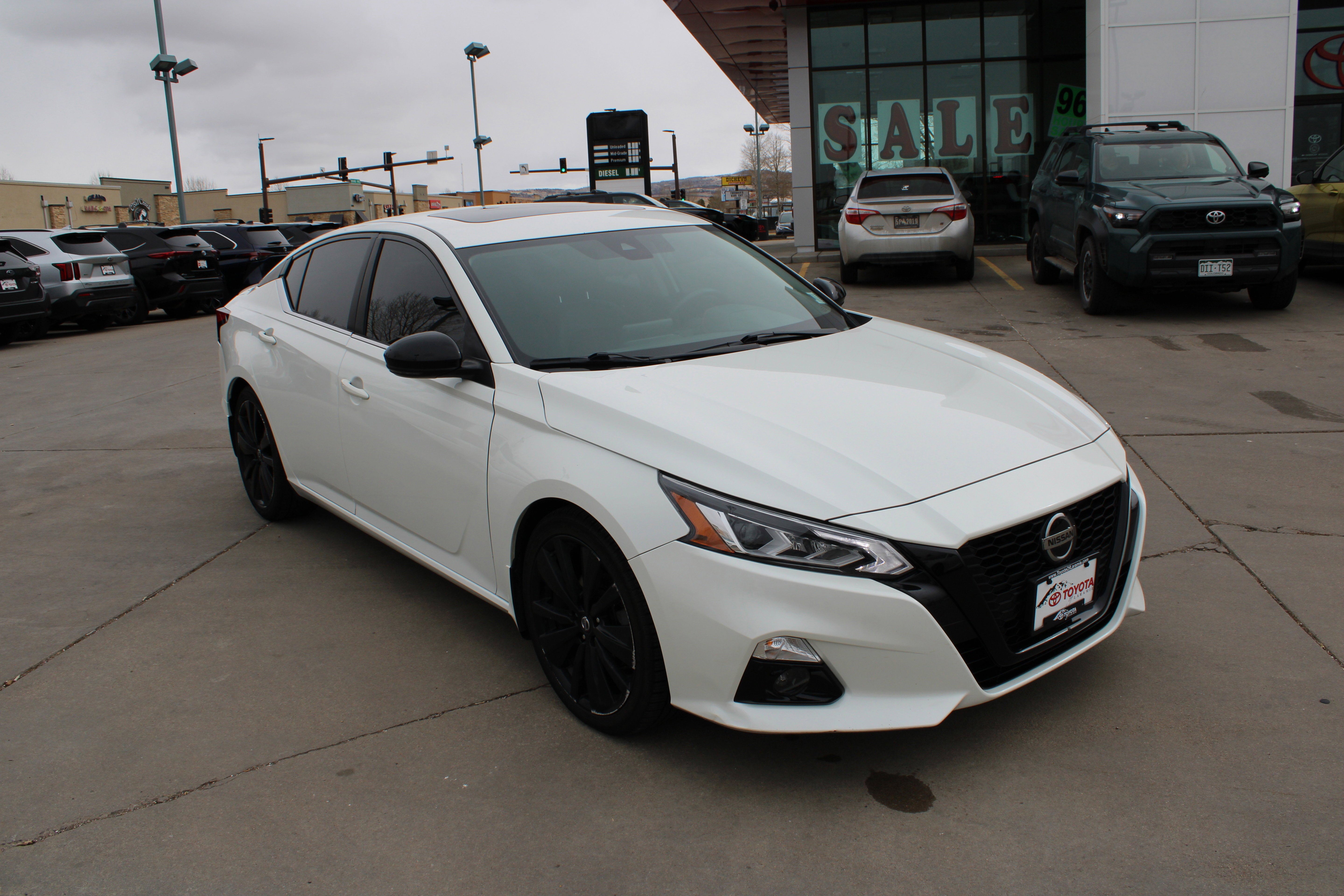 2022 Nissan Altima 2.5 SR FWD