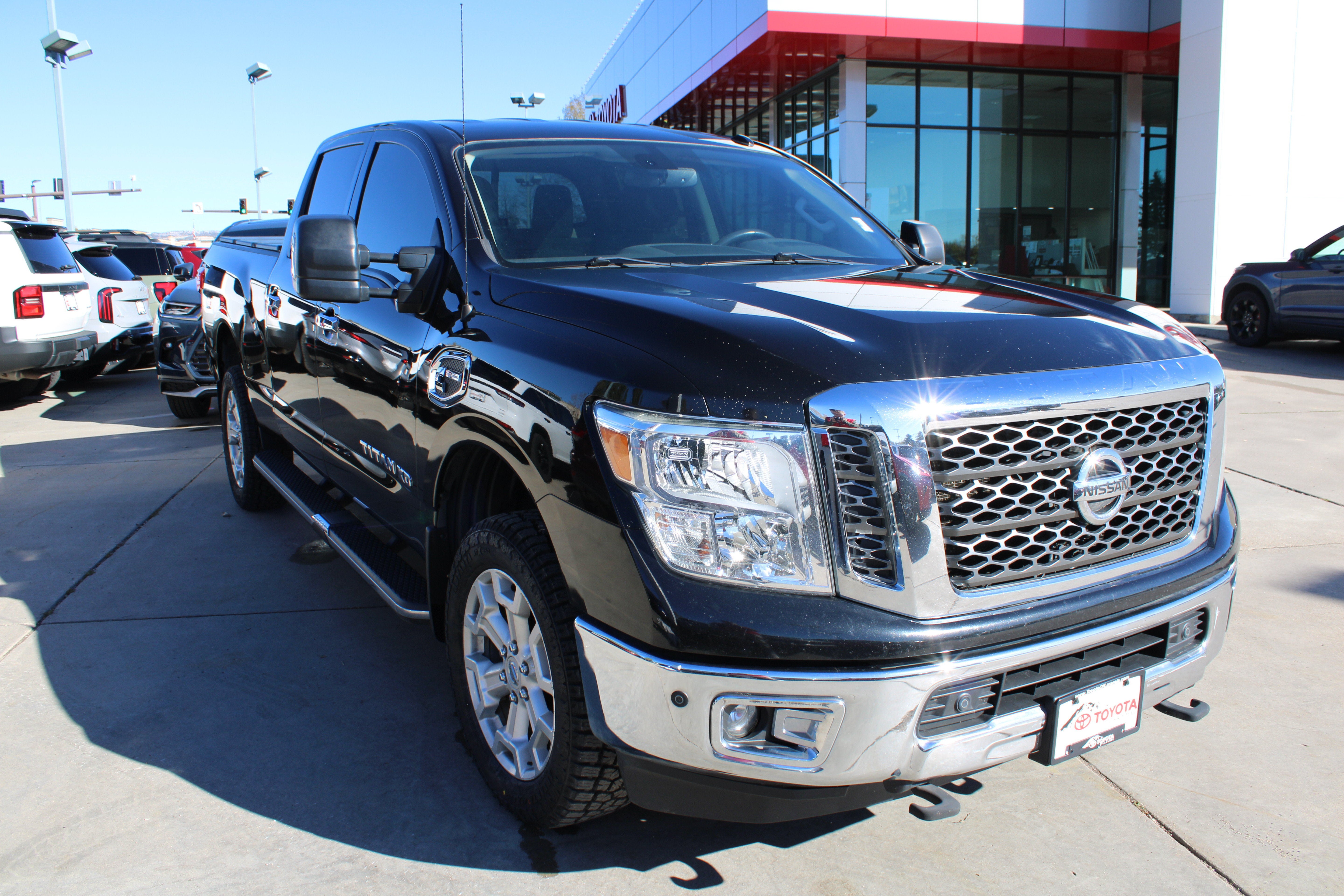  2017 Nissan Titan   
