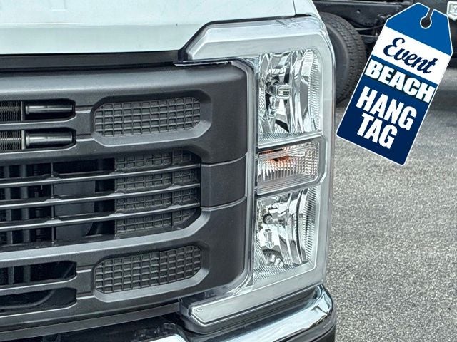 2026 Ford F-250SD XL Extended Cab Pickup Slide 8