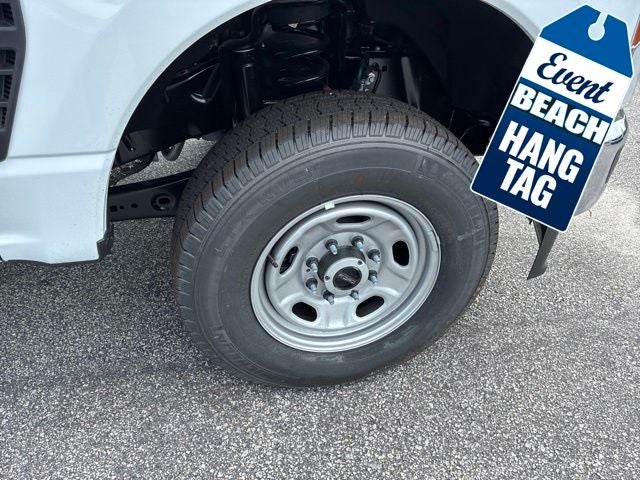 2026 Ford F-250SD XL Extended Cab Pickup Slide 17