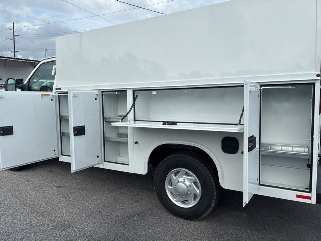 2026 Ford E-350SD BASE CUTAWAY Specialty Vehicle Slide 11