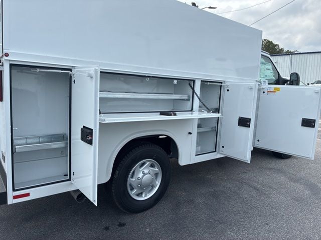 2026 Ford E-350SD BASE CUTAWAY Specialty Vehicle Slide 16