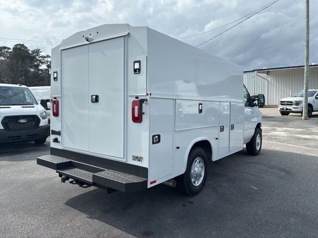 2026 Ford E-350SD BASE CUTAWAY Specialty Vehicle Slide 1