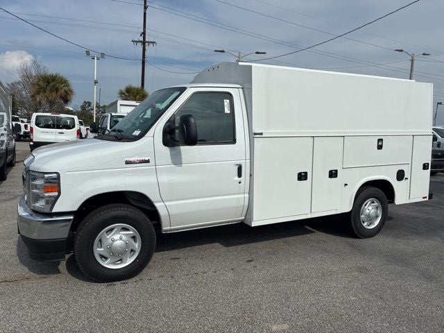 2026 Ford E-350SD BASE CUTAWAY Specialty Vehicle Slide 4
