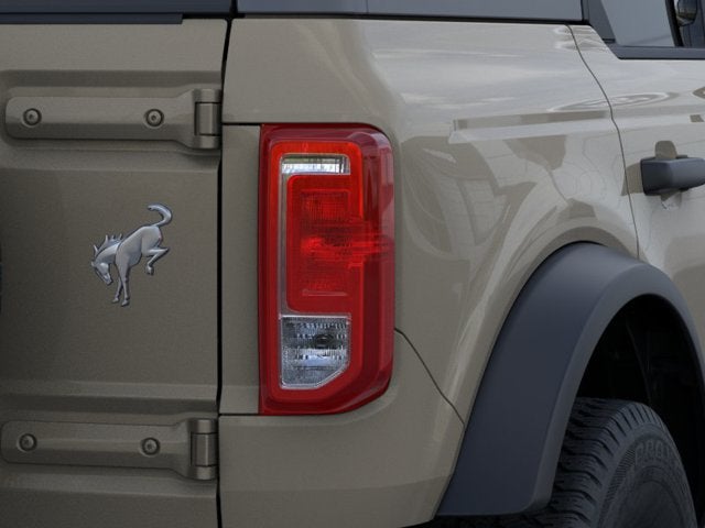 2026 Ford Bronco BIG BEND Convertible Slide 18
