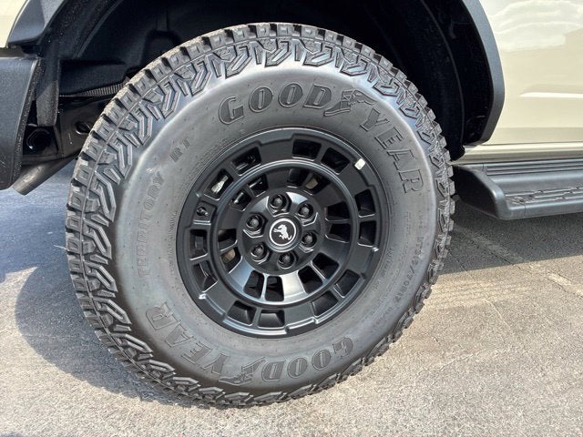 2026 Ford Bronco BIG BEND Convertible Slide 4