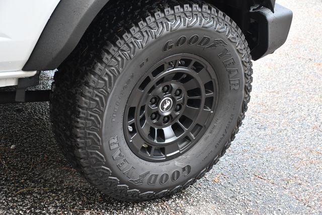 2026 Ford Bronco BIG BEND Convertible Slide 10
