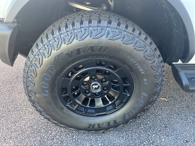 2026 Ford Bronco BIG BEND MATTE BLACK PACKAGE Convertible Slide 9