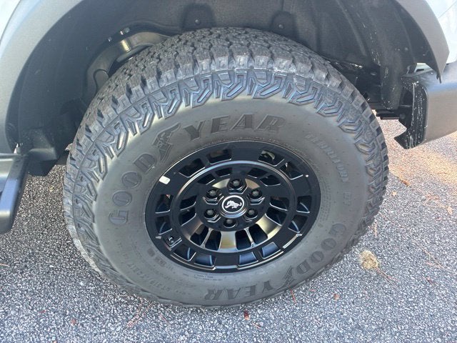 2026 Ford Bronco BIG BEND MATTE BLACK PACKAGE Convertible Slide 10