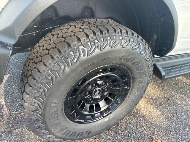 2026 Ford Bronco BIG BEND MATTE BLACK PACKAGE Convertible Slide 14