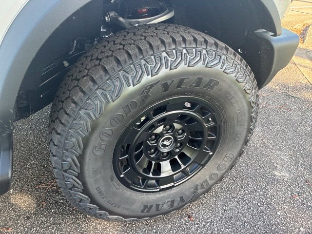 2026 Ford Bronco BIG BEND MATTE BLACK PACKAGE Convertible Slide 15