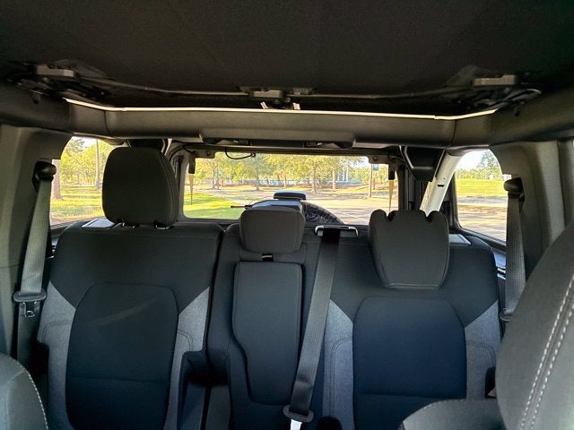 2026 Ford Bronco BIG BEND MATTE BLACK PACKAGE Convertible Slide 34
