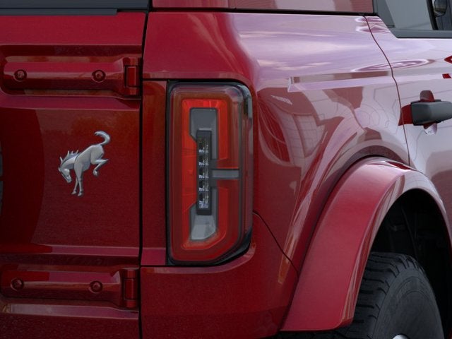 2026 Ford Bronco OUTER BANKS Convertible Slide 21