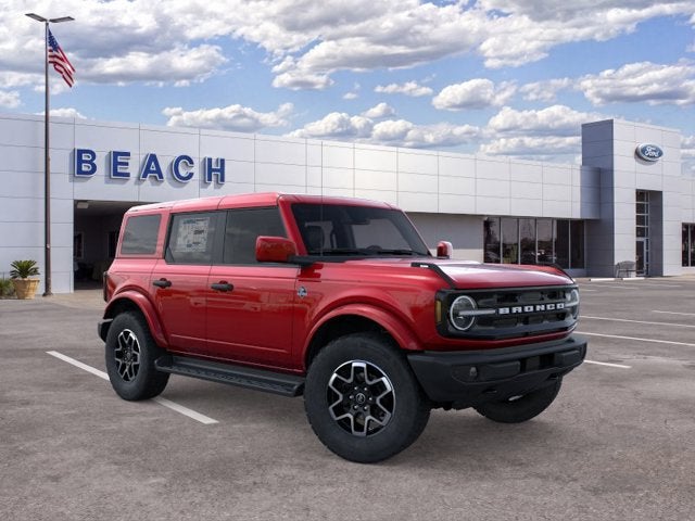 2026 Ford Bronco OUTER BANKS Convertible Slide 5