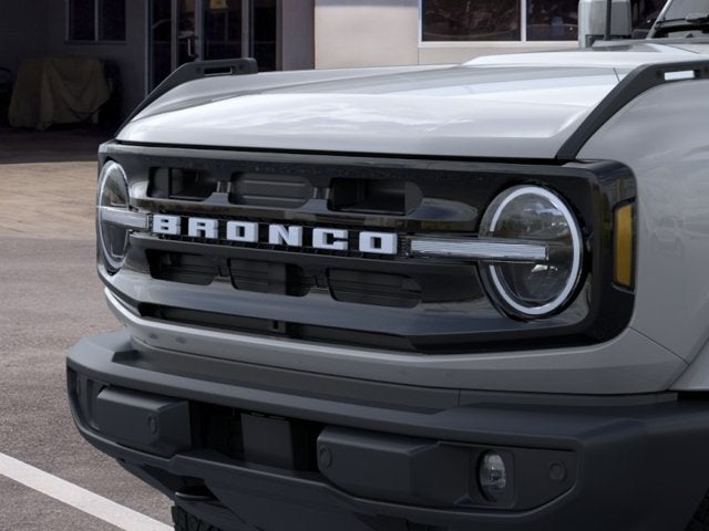 2026 Ford Bronco OUTER BANKS Convertible Slide 17