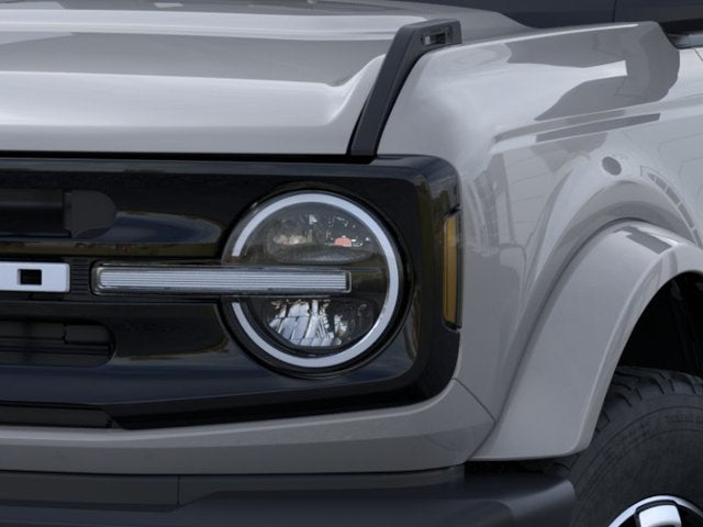 2026 Ford Bronco OUTER BANKS Convertible Slide 18