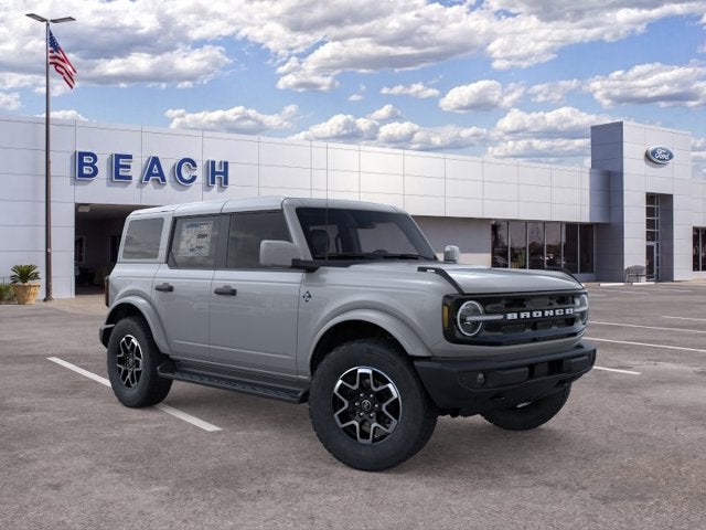 2026 Ford Bronco OUTER BANKS Convertible Slide 5