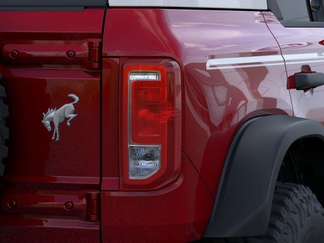 2026 Ford Bronco HERITAGE EDITION Convertible Slide 21
