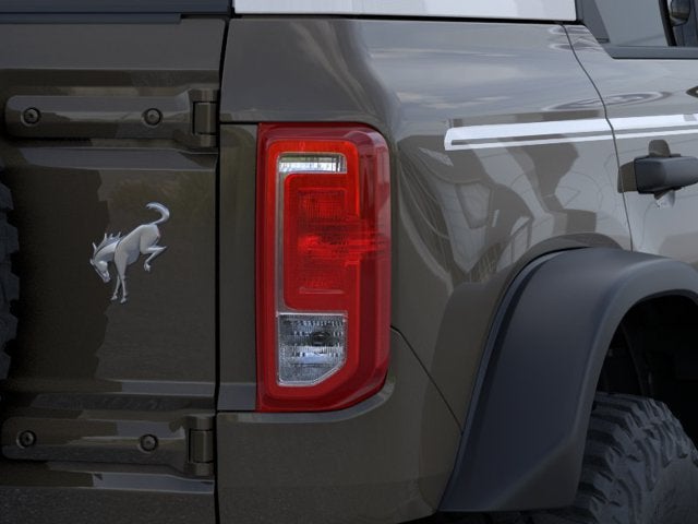 2026 Ford Bronco HERITAGE EDITION Convertible Slide 21